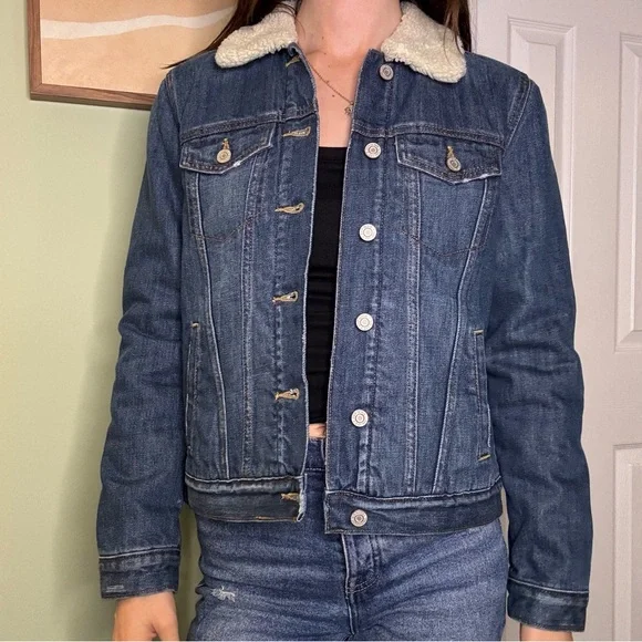GAP Blue Denim Jacket with White Sherpa Collar and Lining S - Picture 3 of 10